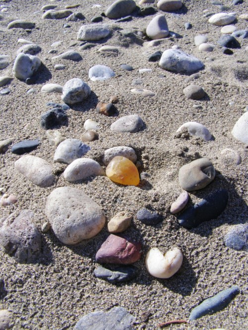 And here's our quarry - glowing agates.
